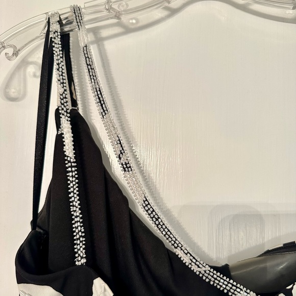 Vintage caché black/white floral one shoulder gown - Picture 5 of 5